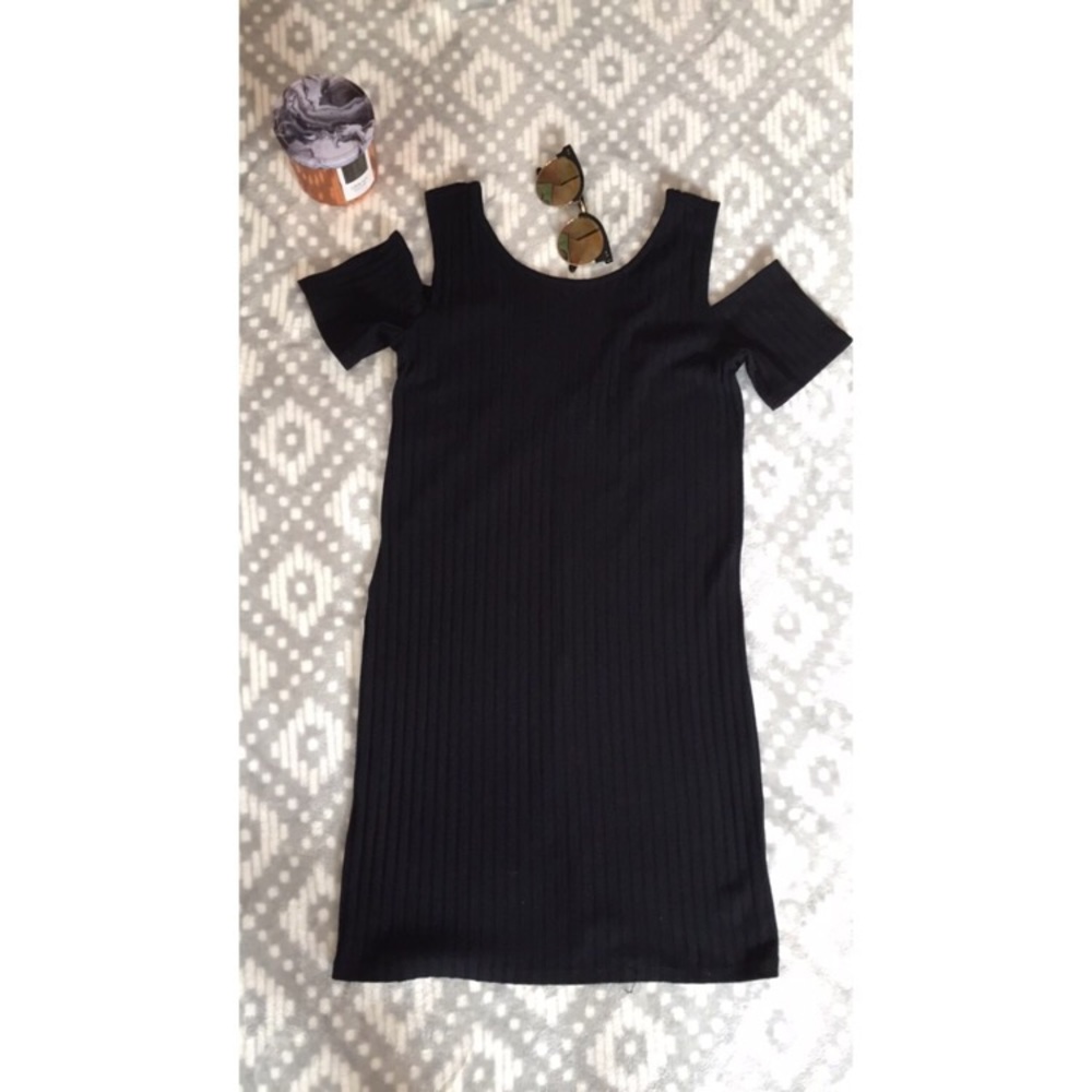 Kendall and Kylie dress